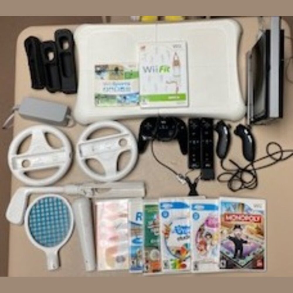WII console bundle w/Balance Board and games